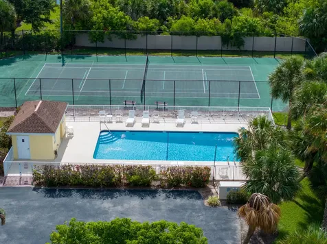 3268 Lakeshore Drive Hutchinson Island FL 34949