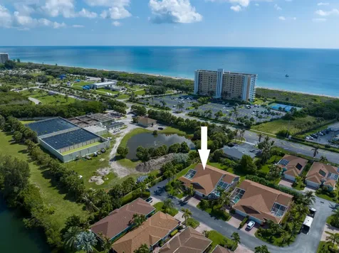 3268 Lakeshore Drive Hutchinson Island FL 34949