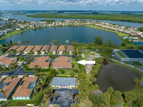 3268 Lakeshore Drive Hutchinson Island FL 34949