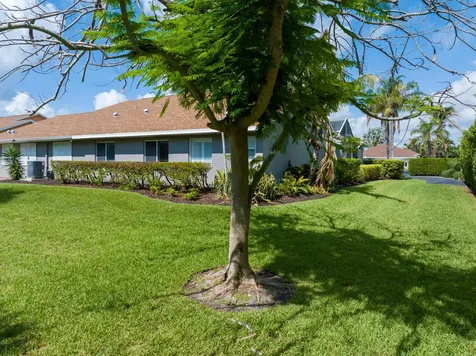 3268 Lakeshore Drive Hutchinson Island FL 34949