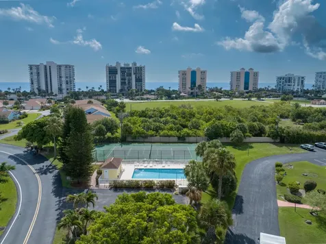 3268 Lakeshore Drive Hutchinson Island FL 34949
