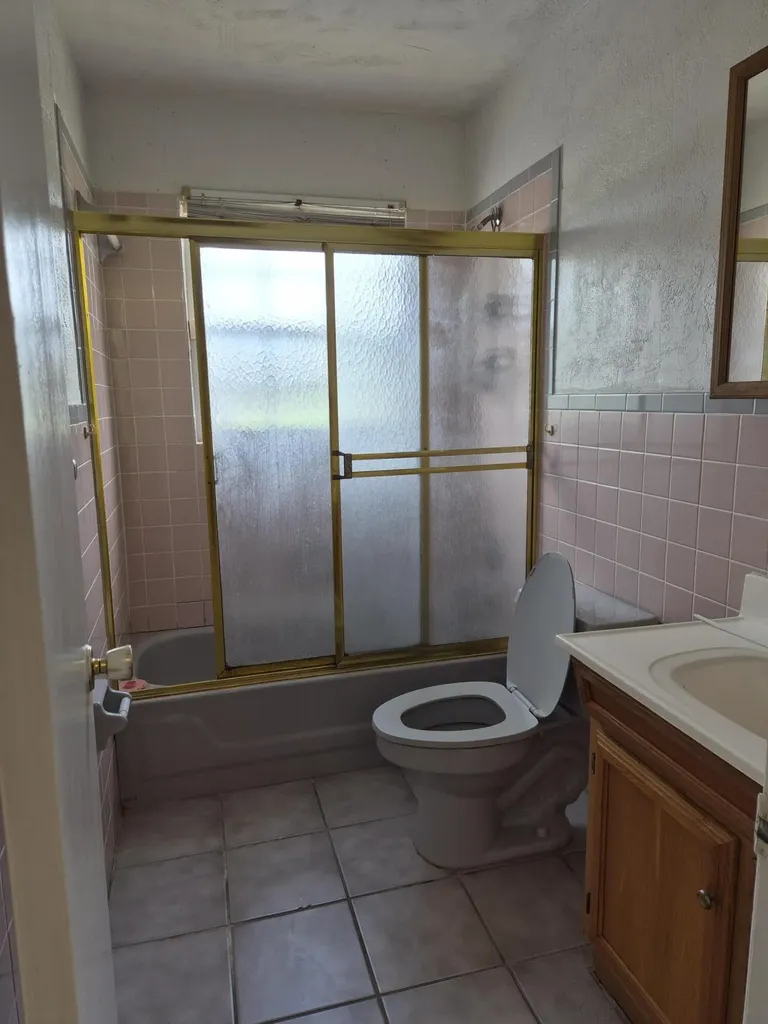 4960 NW 16th Street Lauderhill FL 33313