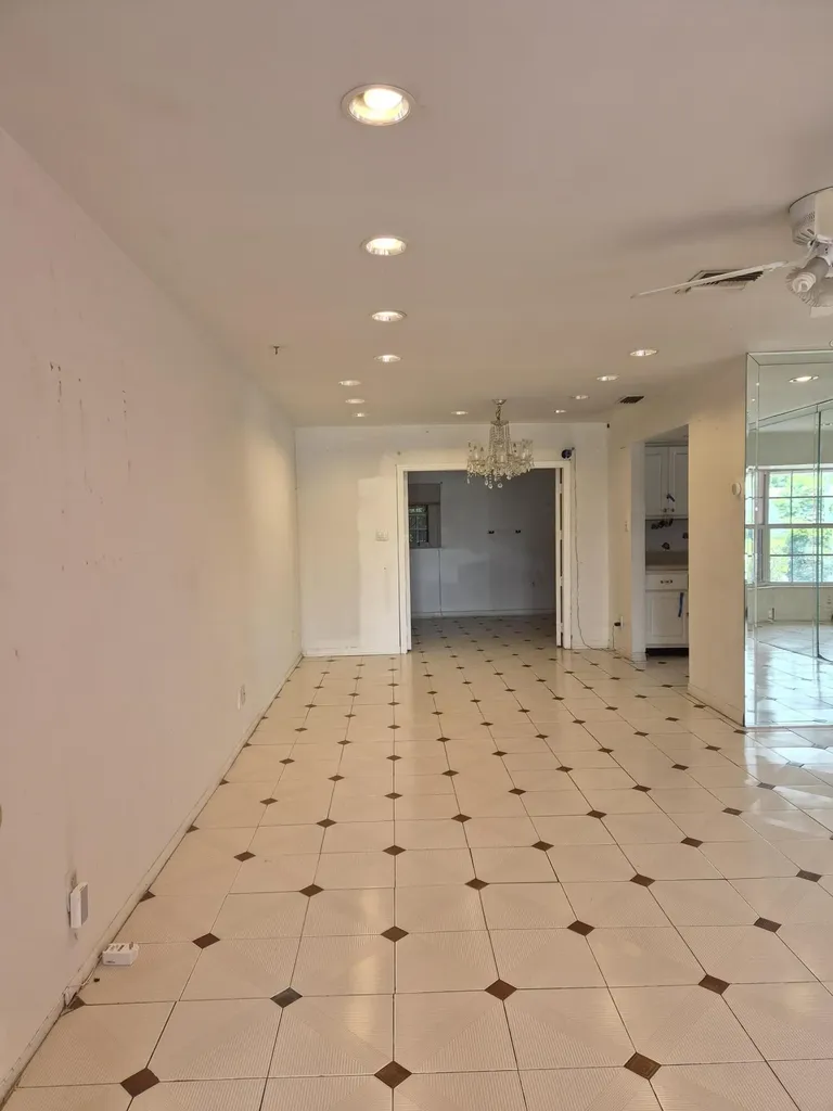 4960 NW 16th Street Lauderhill FL 33313