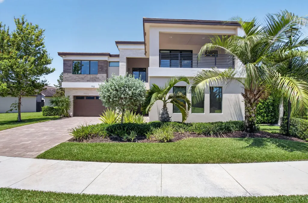Boca Raton FL, 17100 Wandering Wave Avenue