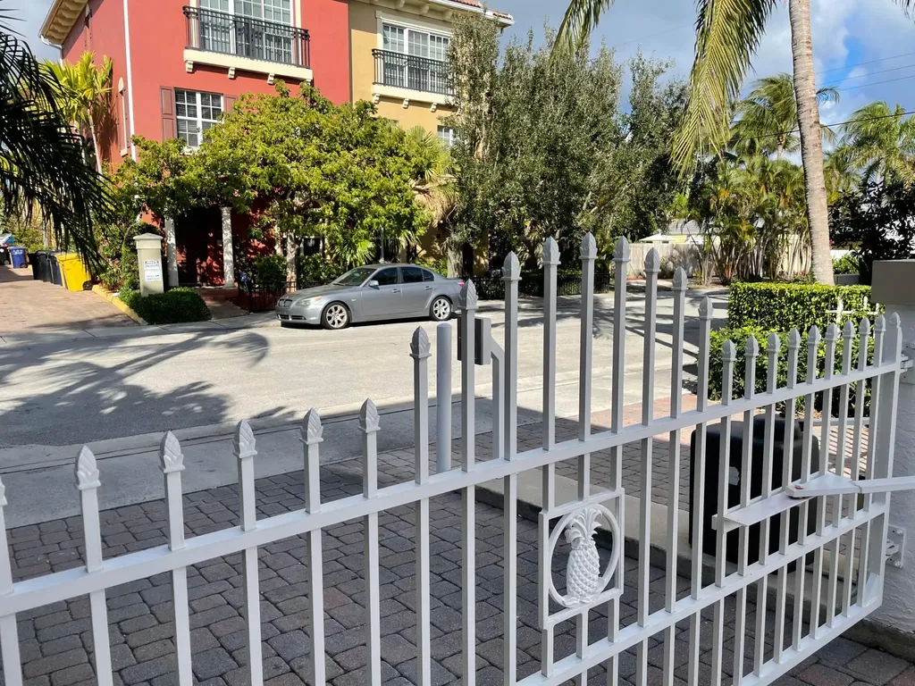 602 S Federal Highway Lake Worth Beach FL 33460