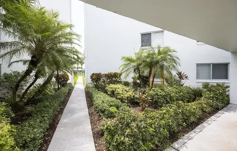 6698 10th Avenue N Lake Worth FL 33467