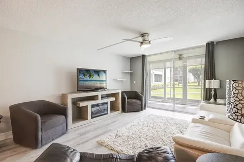 6698 10th Avenue N Lake Worth FL 33467