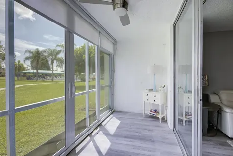 6698 10th Avenue N Lake Worth FL 33467