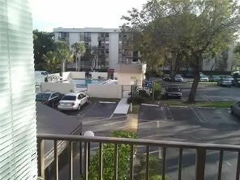 2771 Riverside Drive Coral Springs FL 33065
