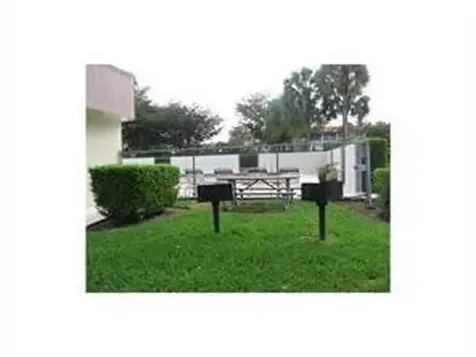 2771 Riverside Drive Coral Springs FL 33065