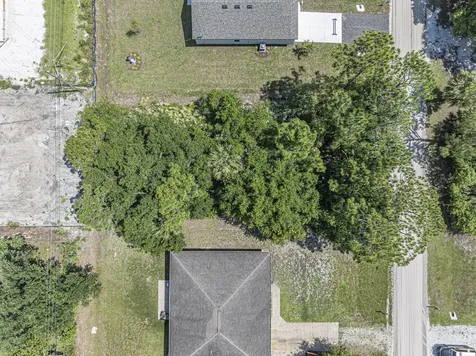 8566 105th Avenue Vero Beach FL 32967