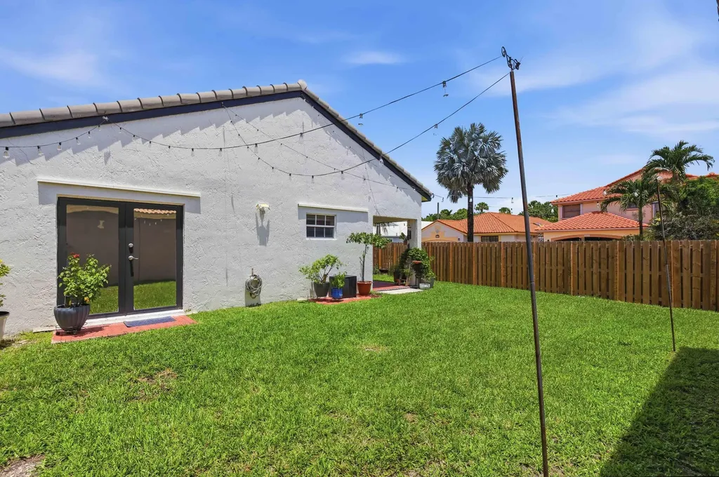 6020 Swinden Lane Davie FL 33331