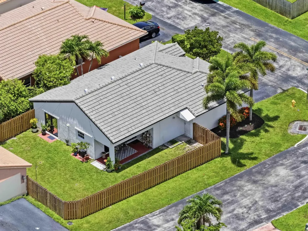 6020 Swinden Lane Davie FL 33331
