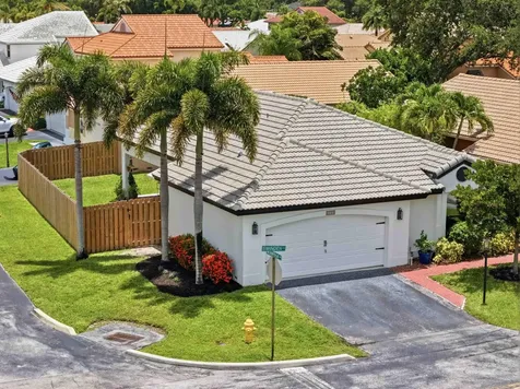 6020 Swinden Lane Davie FL 33331