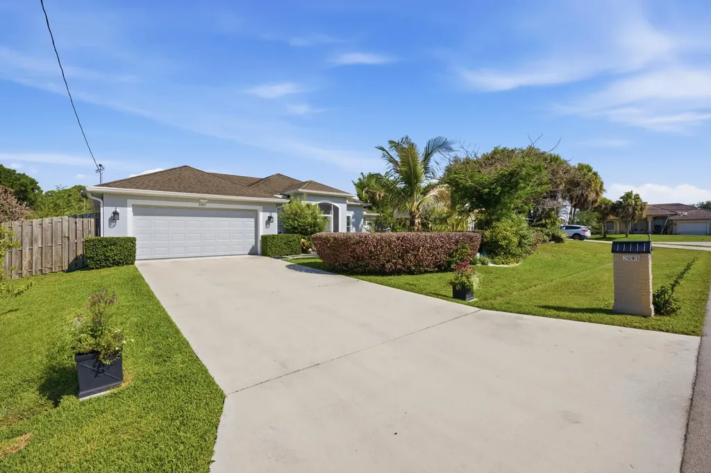 2081 SW Tropical Terrace Port St Lucie FL 34953