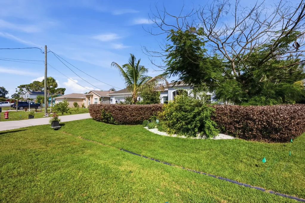 2081 SW Tropical Terrace Port St Lucie FL 34953