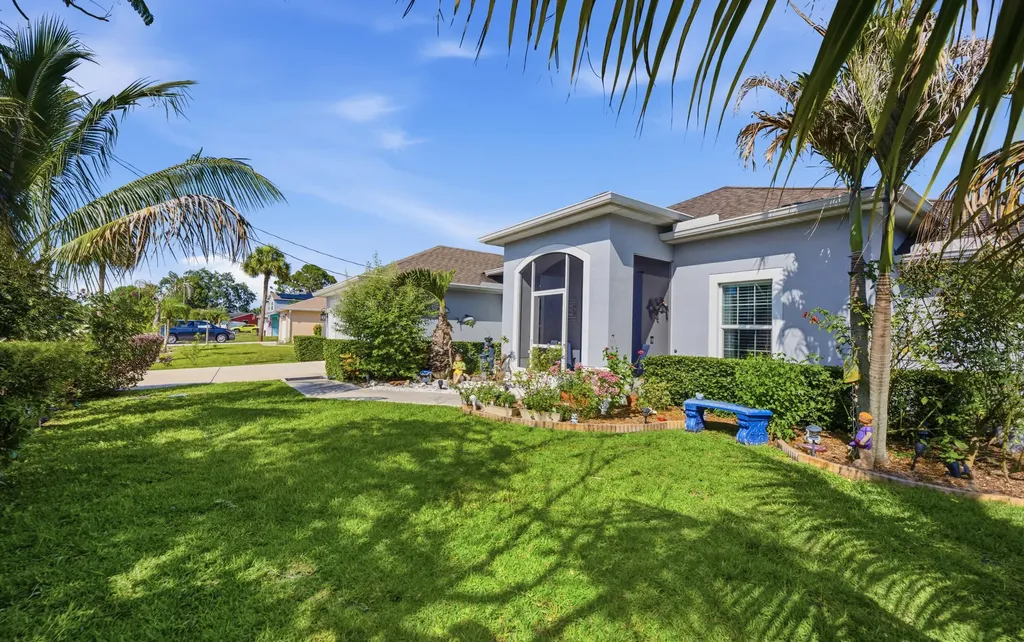 2081 SW Tropical Terrace Port St Lucie FL 34953