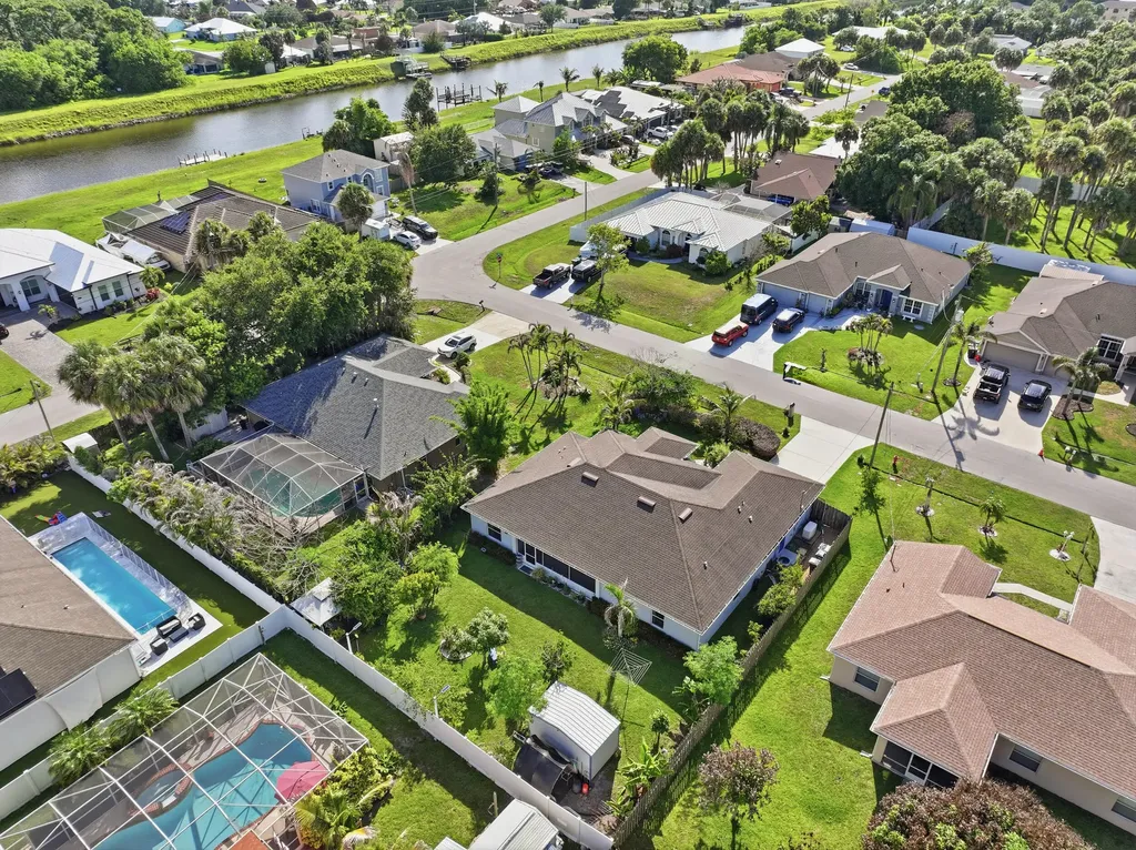 2081 SW Tropical Terrace Port St Lucie FL 34953