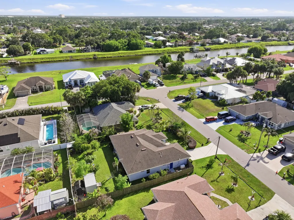 2081 SW Tropical Terrace Port St Lucie FL 34953