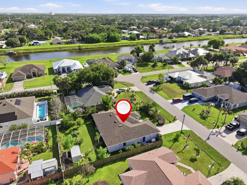 2081 SW Tropical Terrace Port St Lucie FL 34953