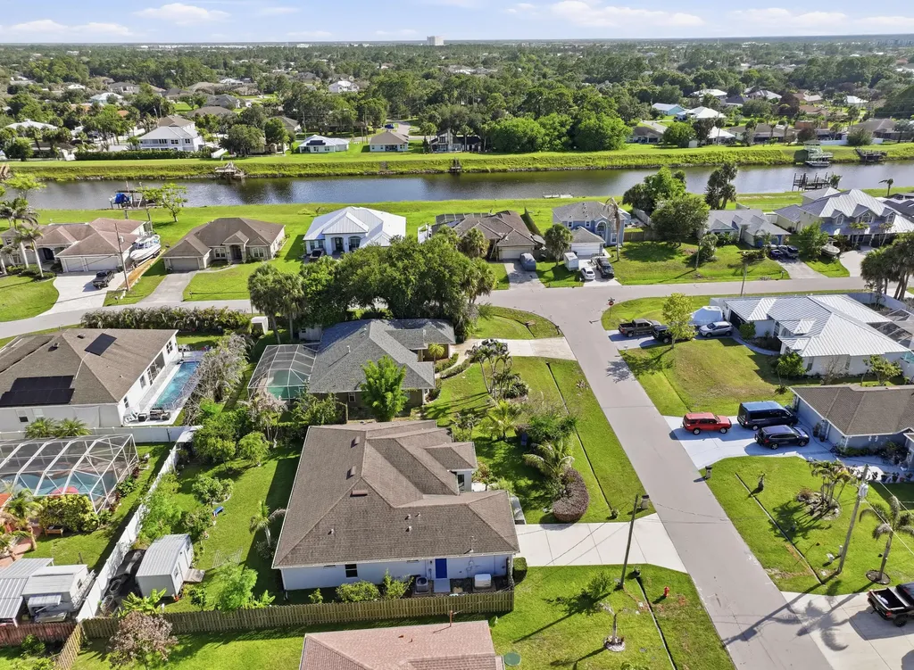 2081 SW Tropical Terrace Port St Lucie FL 34953