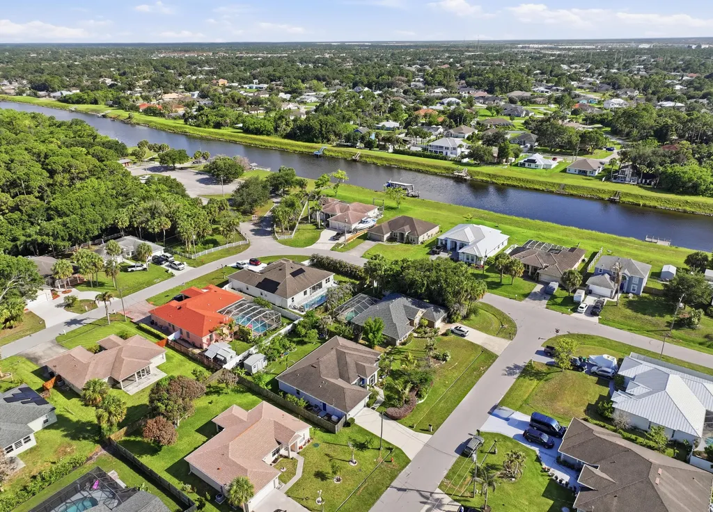 2081 SW Tropical Terrace Port St Lucie FL 34953