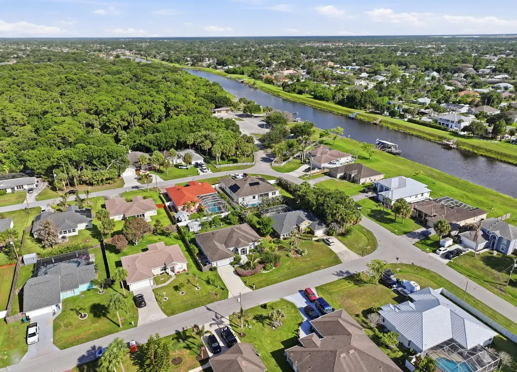 2081 SW Tropical Terrace Port St Lucie FL 34953