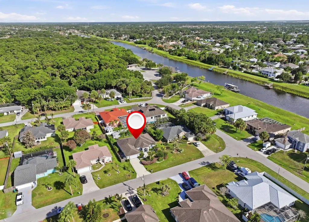2081 SW Tropical Terrace Port St Lucie FL 34953