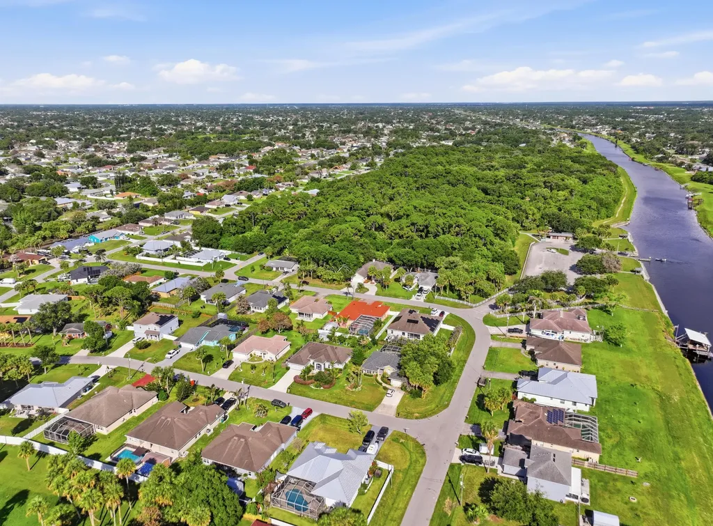 2081 SW Tropical Terrace Port St Lucie FL 34953