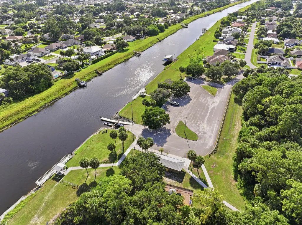 2081 SW Tropical Terrace Port St Lucie FL 34953