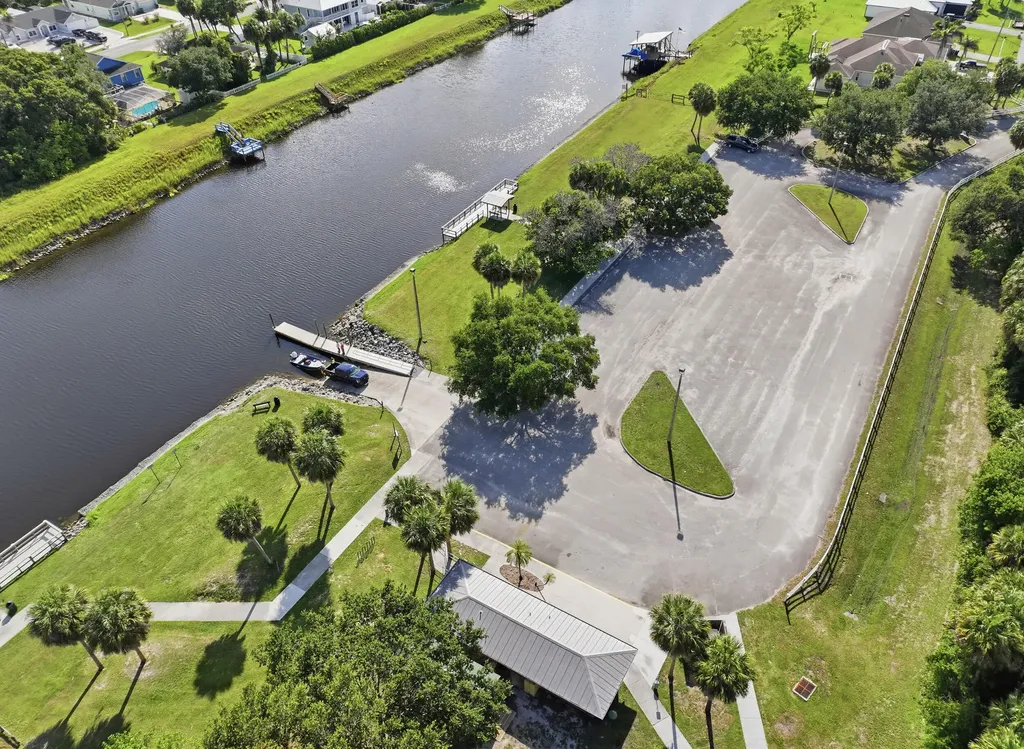 2081 SW Tropical Terrace Port St Lucie FL 34953
