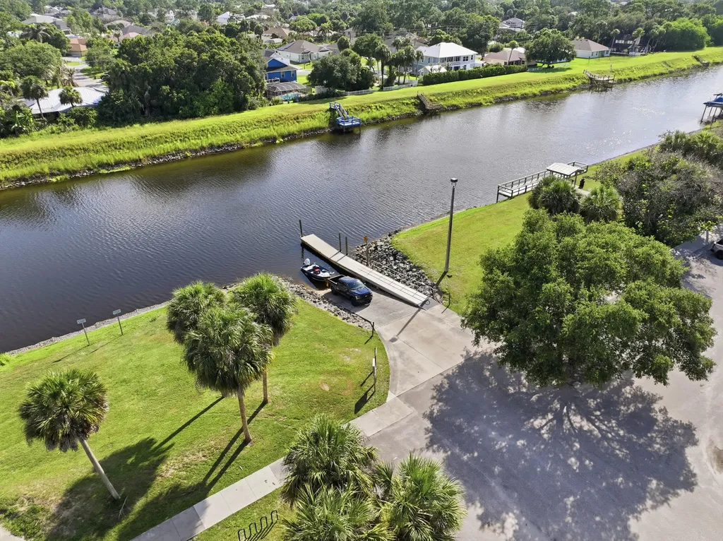 2081 SW Tropical Terrace Port St Lucie FL 34953