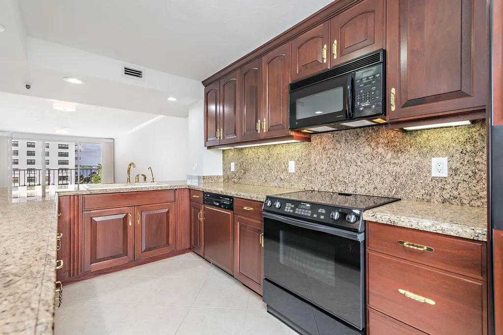 3901 S Flagler Drive West Palm Beach FL 33405