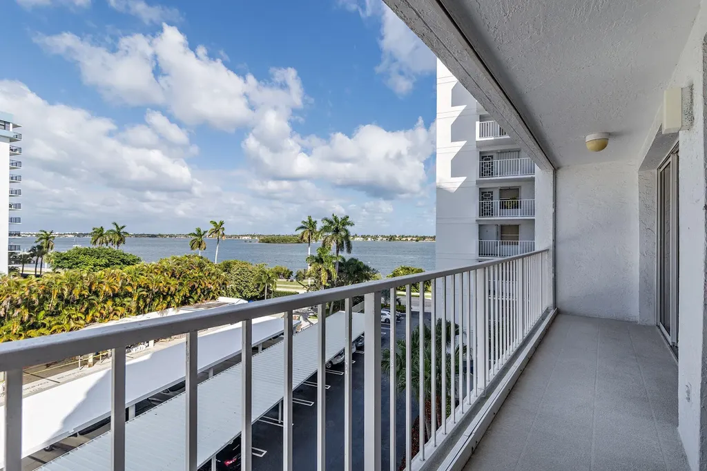 3901 S Flagler Drive West Palm Beach FL 33405