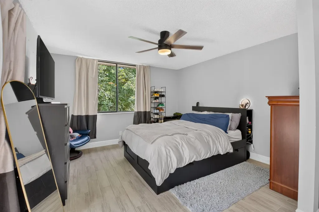 22976 Oxford Place Boca Raton FL 33433