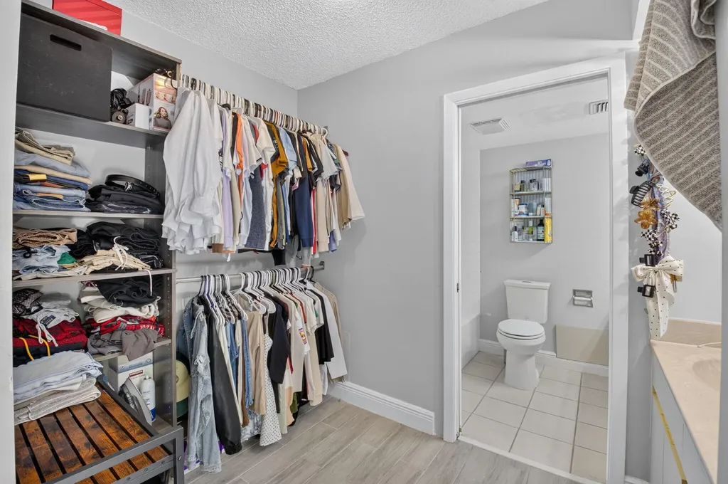 22976 Oxford Place Boca Raton FL 33433