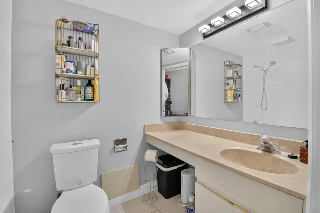 22976 Oxford Place Boca Raton FL 33433