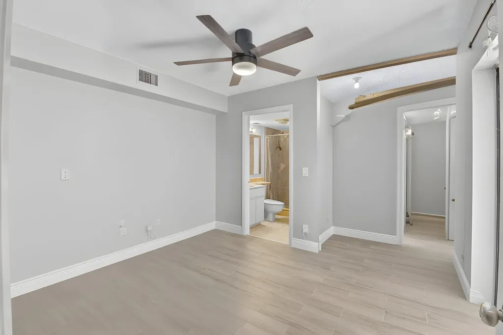 22976 Oxford Place Boca Raton FL 33433