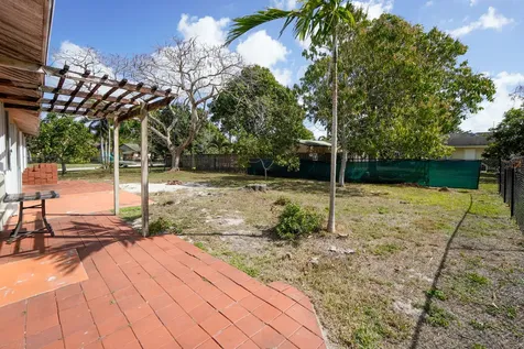 120 Swan Parkway W Royal Palm Beach FL 33411