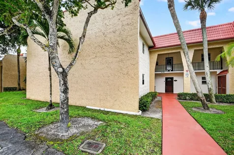 124 Lake Evelyn Drive West Palm Beach FL 33411