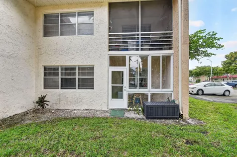 124 Lake Evelyn Drive West Palm Beach FL 33411