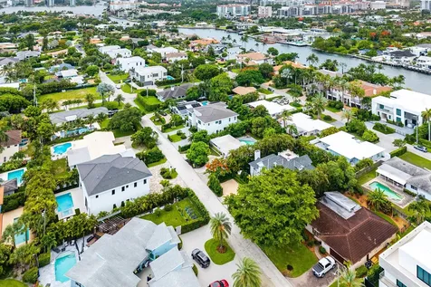 477 NE Spanish Court Boca Raton FL 33432