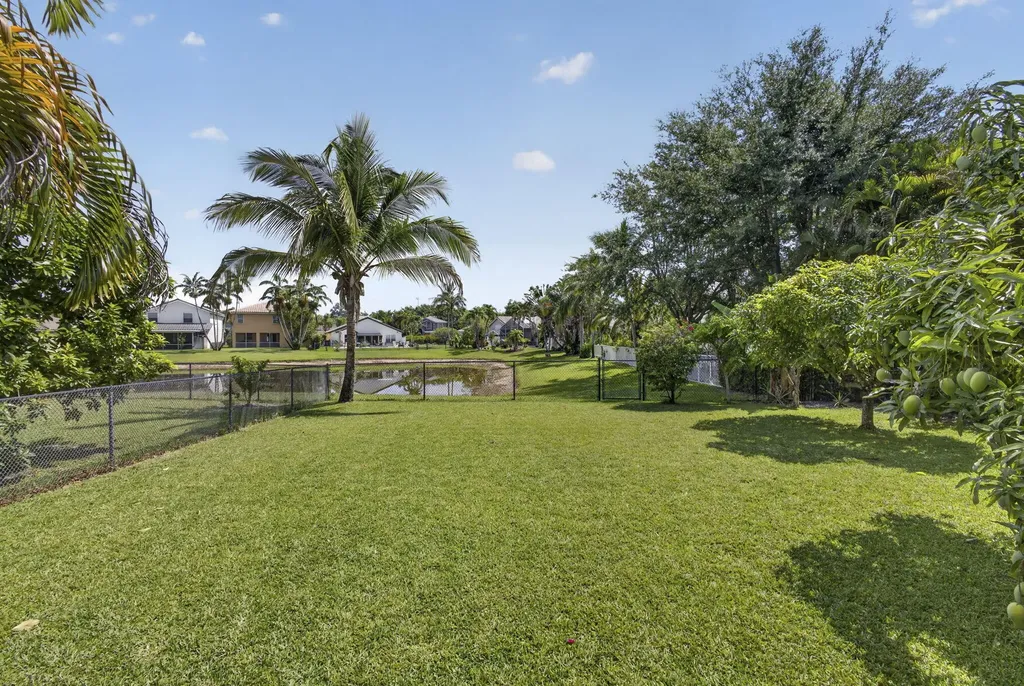 11483 Beacon Pointe Lane Wellington FL 33414