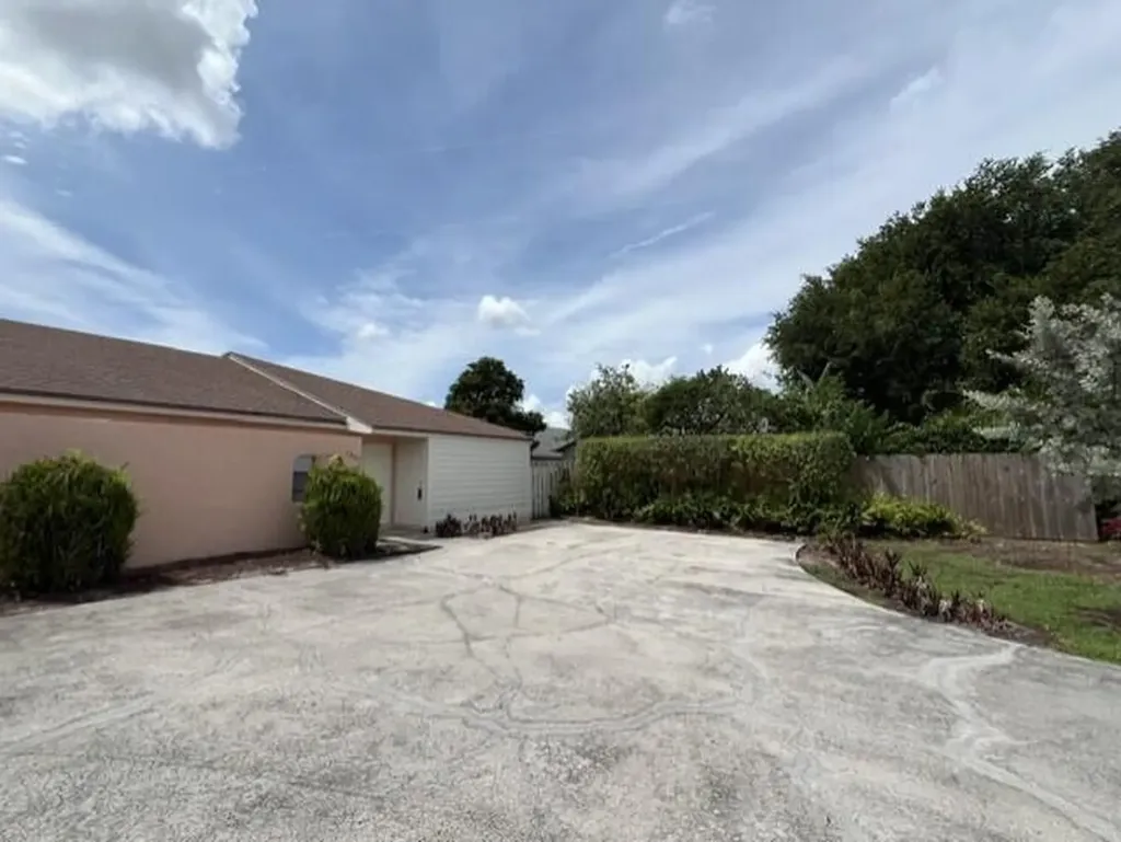 1307 Hempstead Street Wellington FL 33414