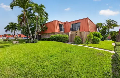 3310 Meridian Way S Palm Beach Gardens FL 33410