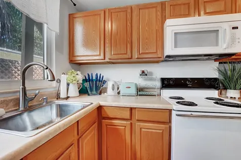 14 South Lane Boynton Beach FL 33435