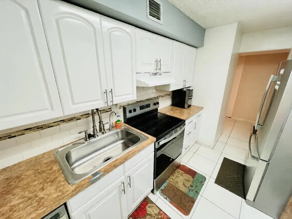 3821 Environ Boulevard Lauderhill FL 33319
