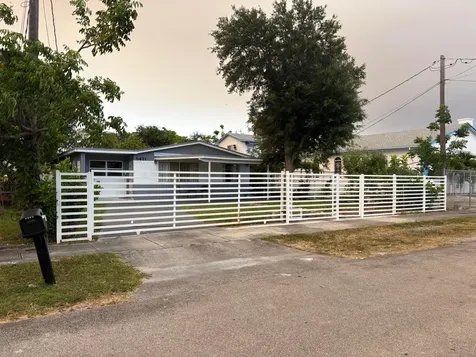 5421 SW 24th Street West Park FL 33023