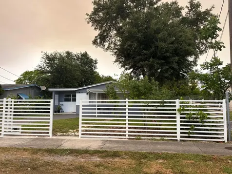 5421 SW 24th Street West Park FL 33023