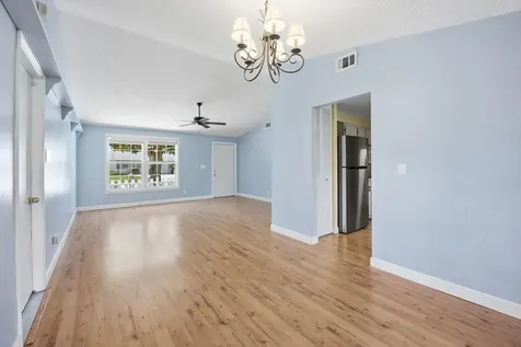 5053 N Saint John Avenue Avenue N Boynton Beach FL 33472